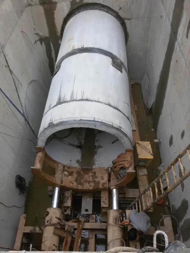 IM电竞我市水环境治理项目过淠河顶管工程开始顶进